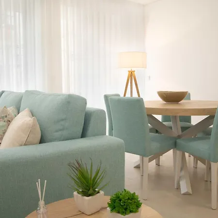 Nina Da - By Sch Daire Nazaré