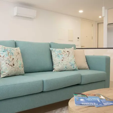 Nina Da - By Sch Daire Nazaré