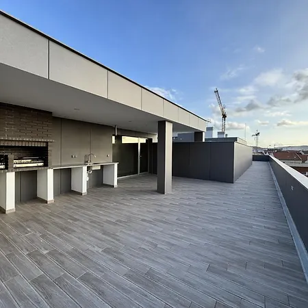 Nina Da - By Sch Daire *