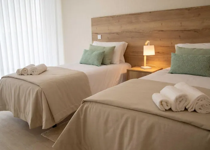 Nina Da - By Sch Nazaré